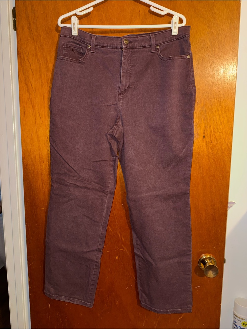 Gloria Vanderbilt Straight Leg Jeans in Plum